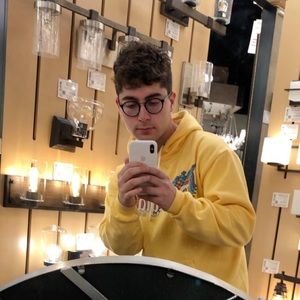 Meet your Posher, Manuel